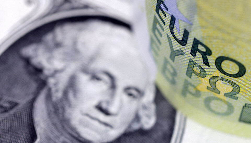 DÓLAR: El dólar alcanza su nivel más fuerte en dos años, impulsado por la economía de EE.UU.